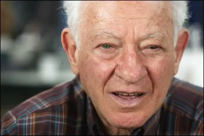 Qui est l'auteur du roman autobiographique "Au nom de tous les miens" ?