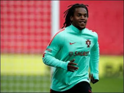 Dans quel club s'est engagé la pépite portugaise Renato Sanches?
