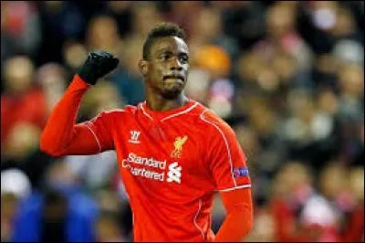 Où a signé Mario Balotelli?