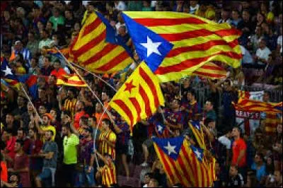 Qui sont les deux défenseurs internationaux français s'étant engagés à Barcelone?