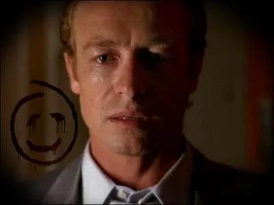 Enfin, Patrick Jane est  la recherche de l'assassin de sa femme et de sa fille, comment l'appelle-ton ?