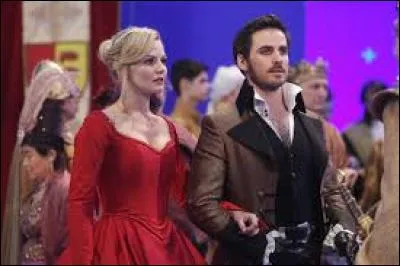 Lors de la saison 4, qui Emma ramène-t-elle du passé ?