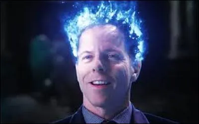 Qui meurt à la fin de la saison 5 à cause d'Hadès ?