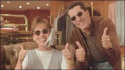 Vous voulez un whisky ? - Juste un doigt ! - Vous voulez pas un whisky d'abord ?