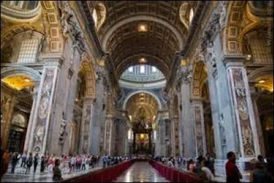 Combien de terrain de football faut-il additionner pour obtenir la superficie du Vatican ?