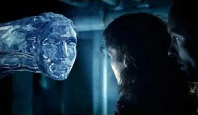 Il faut aller très profond pour trouver ces aliens. C'est Ed Harris qui se dévoua...