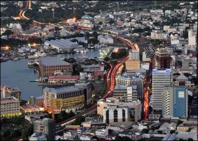 Quelle ville est la capitale de l'île ?