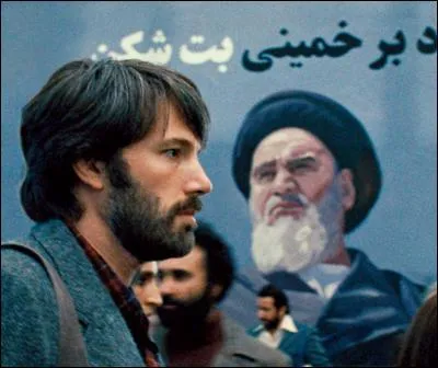 Toile de fond : la révolution iranienne 1979. Comment faire sortir des employés "espions" de l'ambassade des USA ? De et avec Ben Affleck. Voici :