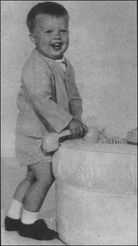 Je suis l'ex de Jennifer Aniston. Qui suis-je ?