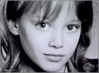 J'ai jou dans la srie  Lizzie MacGuire  et plein d'autres films avec Tom Welling ou Francky Muniz. Qui suis-je ?