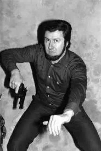 "M" comme "Mesrine". Quel est le prénom du fameux ancien ennemi public n°1 français, ayant sévi dans les années 60 et 70 ?