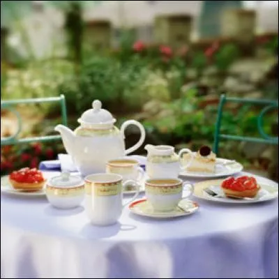 Propriétaire de 2 jets privés (pratique pour les tournées), ses ventes de disques représentent un certain pourcentage des ventes "musique classique" du marché français. Combien ?