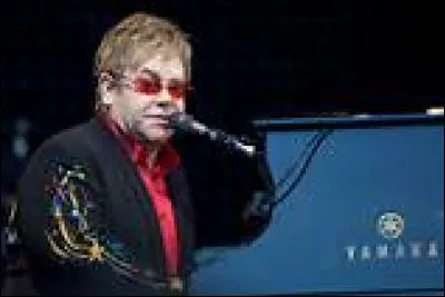 Elton John a beaucoup souffert des drogues, de l'alcool mais de quoi d'autre ?