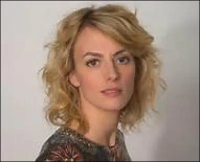 Coralie demande &agrave; Monsieur Rochat de changer ...