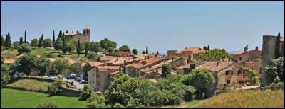On le surnomme le village dans le ciel. Il fait partie des plus beaux villages de France, c'est...