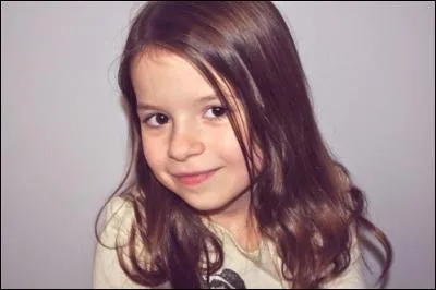 Dans quelle série joue-t-elle ?