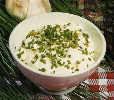 Souvent servie avec des pommes vapeurs, on mange de la...