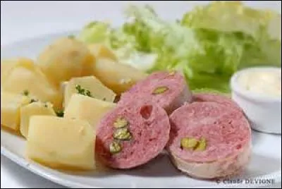 On sert ce plat accompagné de pommes vapeur, parfois avec une sauce vigneronne, c'est...