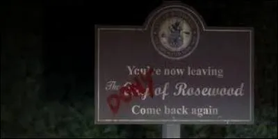 Un des pires endroits de la planète : Rosewood ("Pretty Little Liars"). Il y a du harcèlement, des meurtres, des cadavres tous les 2 mètres... Qui est l'antagoniste de la série ?
