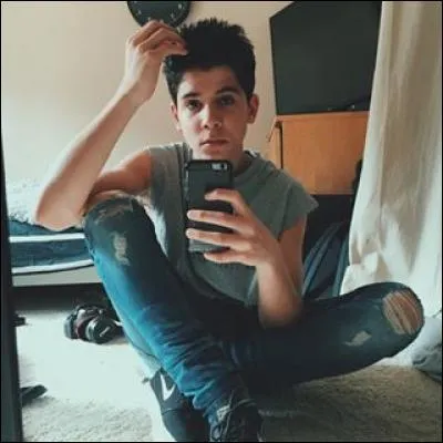 Avec quel(le)s YouTuber(euse)s est-il ami ?