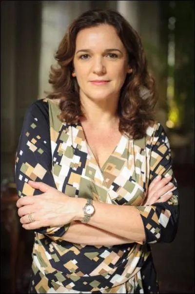 Comment s'appelle Sandra Corveloni ?