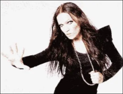 Quel est l'instrument de Tarja Turunen ?