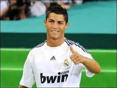 Qui est ce joueur de foot ?