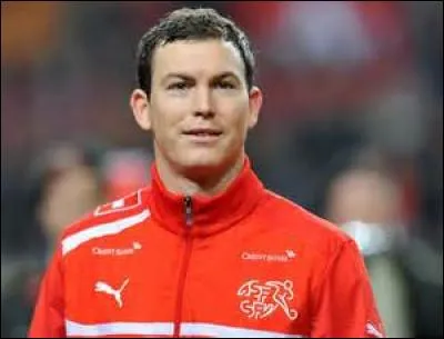 Qui est ce joueur de foot ?