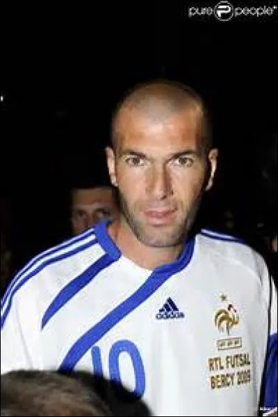 Qui est ce joueur de foot ?