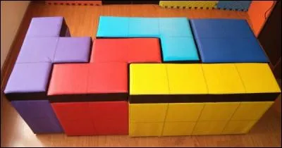 À quel jeu ressemble cet ensemble de poufs ?