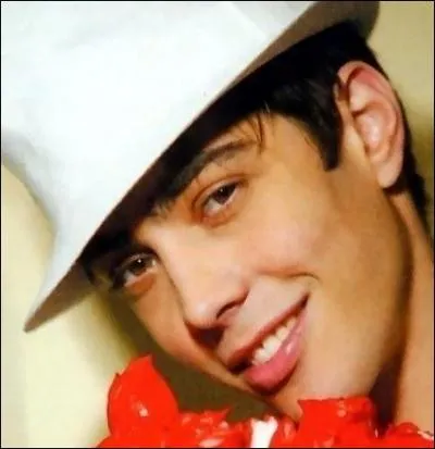 Qui est ce chanteur  la voix d'ange qui nous a malheureusement quitt trop tt ?