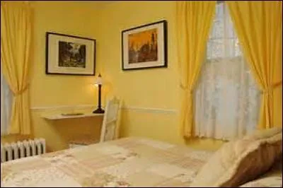 Qui a écrit "Le mystère de la chambre jaune" ?