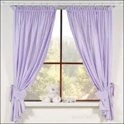 Comment les rideaux de ta chambre sont-ils, actuellement ?
