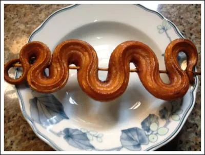 Si le cur vous en dit, vous pourrez déguster une succulente brochette de serpent servie comme une friandise (pouh-ang) ....