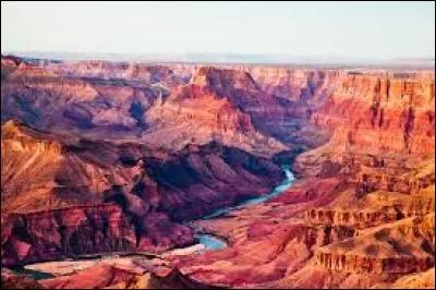 Vous partirez ensuite vers Grand Canyon. Quel est le nom du fleuve qui a creusé cette énorme échancrure dans le paysage de l'état du même nom ?