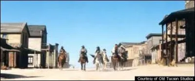 Vous êtes amateur de Western. Où devrez-vous ensuite vous rendre en Arizona afin de visiter les décors et les studios où ont été tournés de nombreux films comme Rio Bravo, Duel au soleil ou encore Wyatt Earp ?
