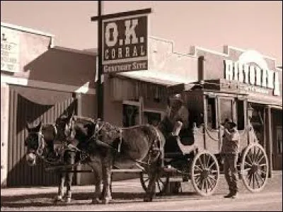 Poussé(e) par votre soif de visiter des villes jadis peuplées de légendes du Far West, vous ferez une nouvelle halte dans la ville où eut lieu le règlement de compte à OK Corral, vous serez alors à :