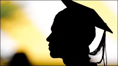 Un diplôme universitaire de 3 ans s'appelle :