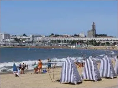 Durant l'Occupation, la ville est une forteresse allemande. Dernière poche de résistance du IIIe Reich en France, sévèrement bombardée le 5 janvier 1945, elle est réduite à des ruines fumantes. Dans les années 1950, elle ne tarde pas à renaître à la vie balnéaire. Il s'agit de :