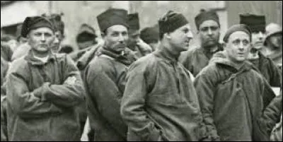 L'unique point de regroupement des condamnés aux travaux forcés, avant leur départ, par bateau vers le bagne de Cayenne jusqu'en 1938 se trouvait à :