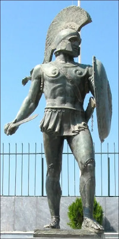 Roi de Sparte, il est célèbre par sa mort héroïque aux Thermopyles en - 480. De qui s'agit-il ?