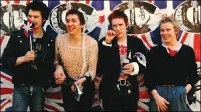 De quel mouvement musical les Sex Pistols sont-il des précurseurs ?