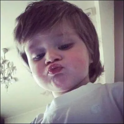 Comment s'appelle le neveu de Niall Horan ?