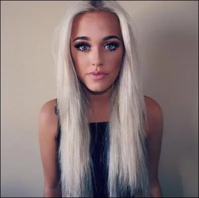 Elle est la soeur de :