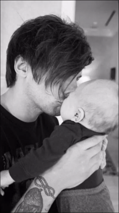 Quel est le nom de l'enfant de Louis Tomlinson?