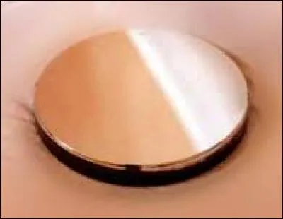 Sur ce même télescope, j'imagine pouvoir augmenter le diamètre du miroir primaire. Qu'est-ce que cela augmentera à l'oculaire ?