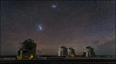 Quel ordre de grandeur équivaut le plus à une année-lumière ?