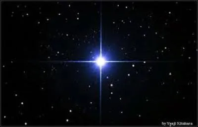 Laquelle de ces étoiles est la plus brillante de la constellation du Grand Chien ?