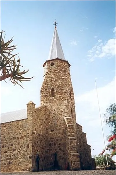 Dans quel pays se trouve Keetmanshoop ?