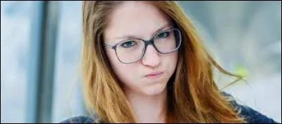 Vex&eacute;e, elle a pris la...